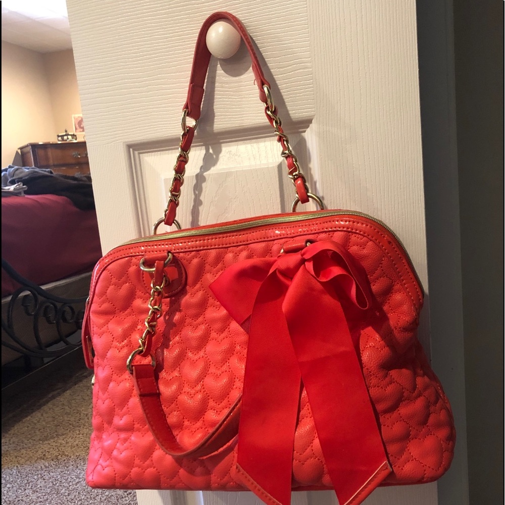 Betsy Johnson Heart Quilted Purse (orange/pink)